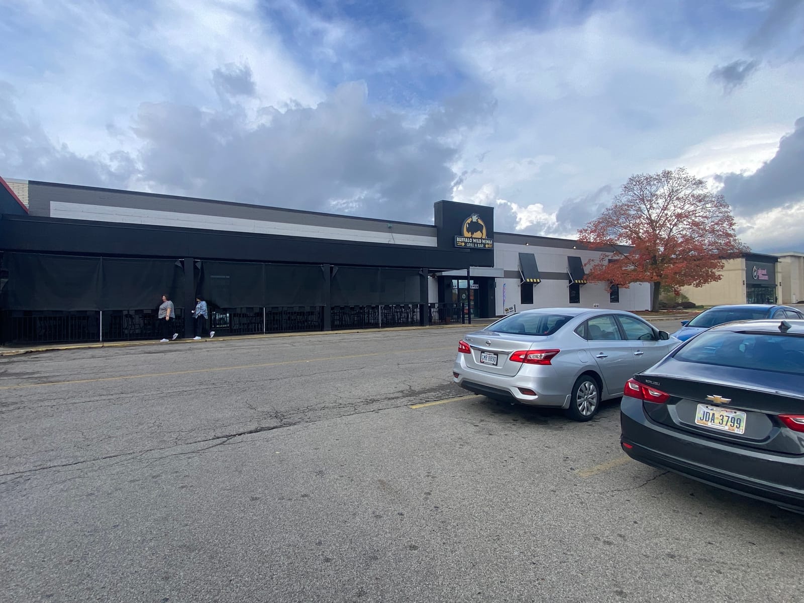 Buffalo Wild Wings, a restaurant painting project completed by Straight Line Painting