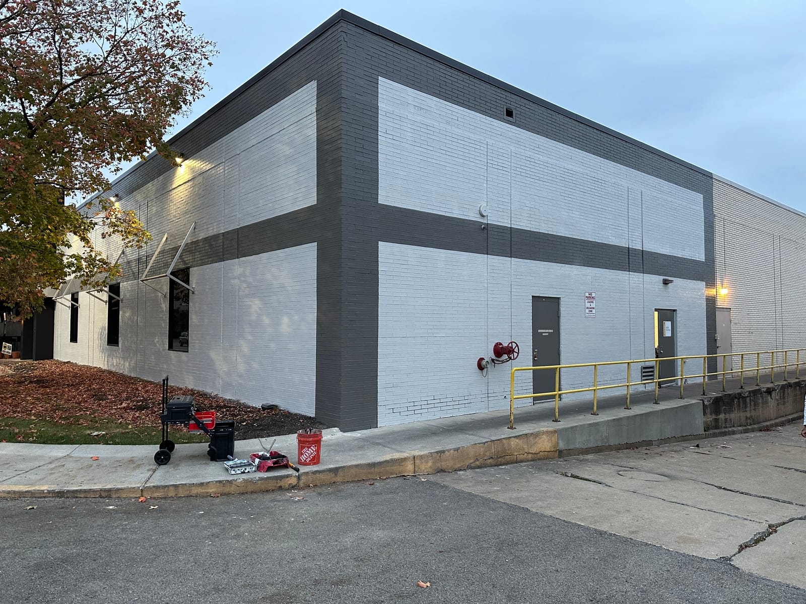 Buffalo Wild Wings, a restaurant painting project completed by Straight Line Painting