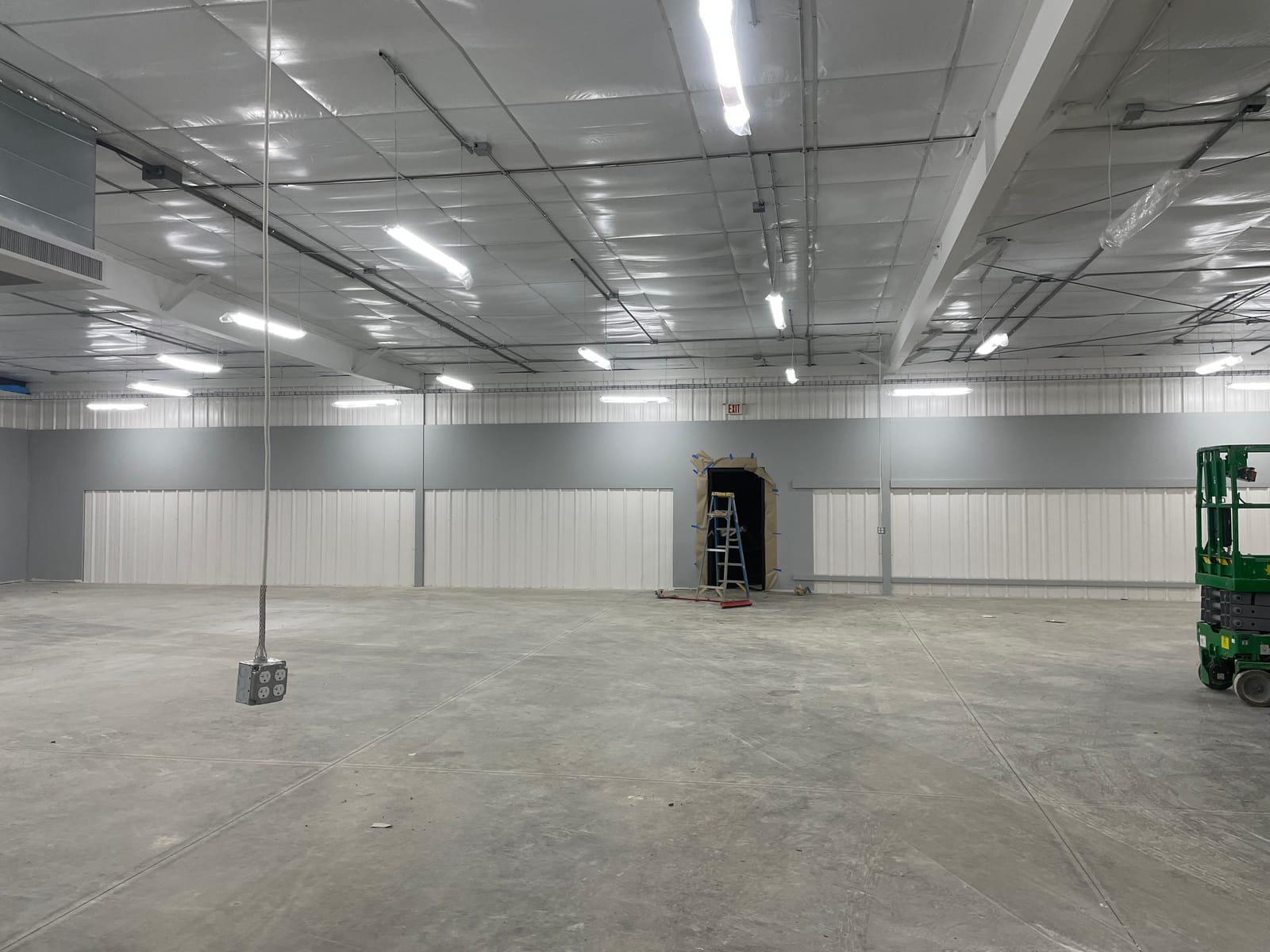 Dollar General, a new-build retail painting project completed by Straight Line Painting