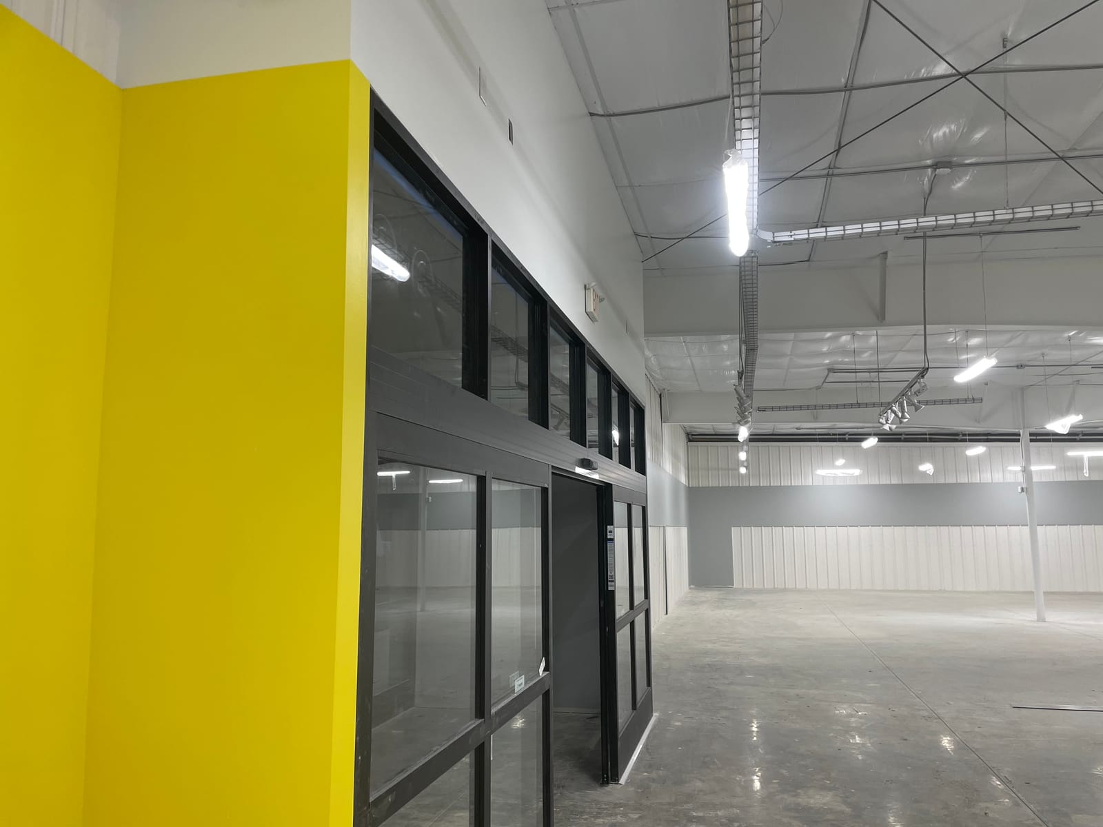 Dollar General, a new-build retail painting project completed by Straight Line Painting