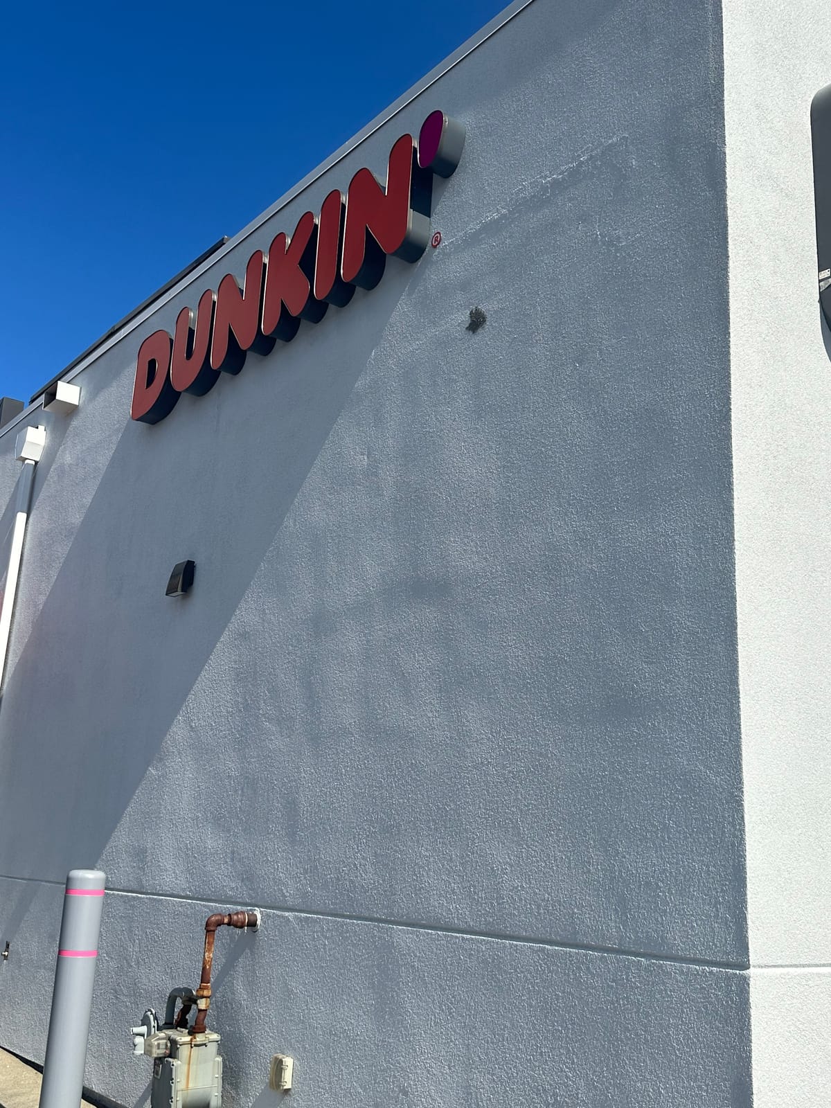 Freshly painted Dunkin’ quick-service restaurant interior build-out